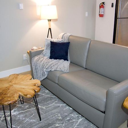 M&M'S Maple Bay Mountain Guesthouse - Licensed Duncan Exteriör bild