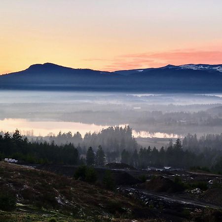 M&M'S Maple Bay Mountain Guesthouse - Licensed Duncan Exteriör bild