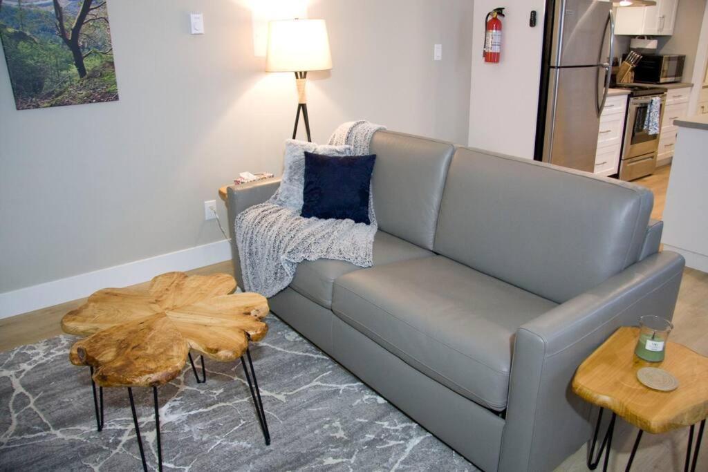 M&M'S Maple Bay Mountain Guesthouse - Licensed Duncan Exteriör bild