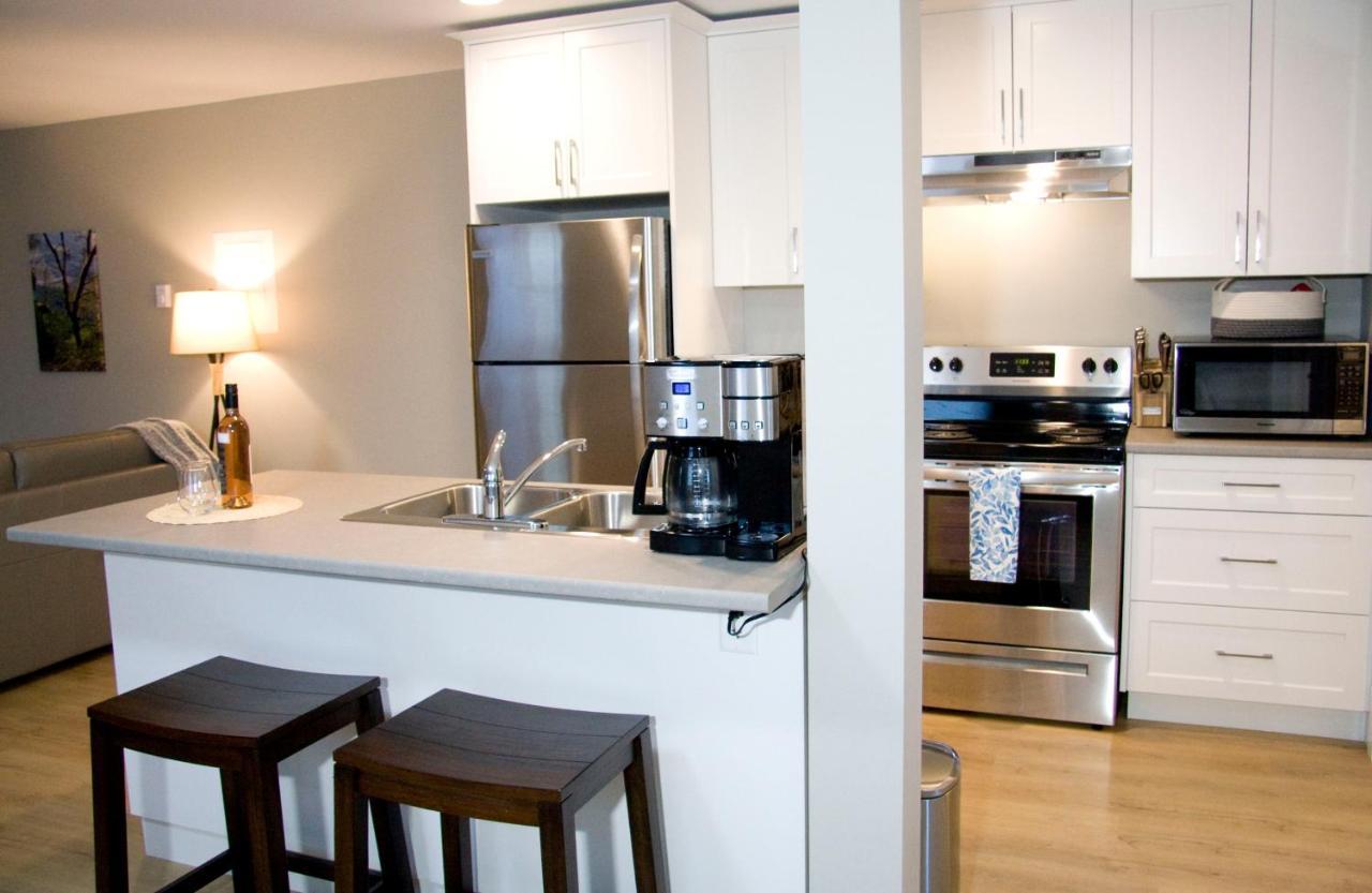 M&M'S Maple Bay Mountain Guesthouse - Licensed Duncan Exteriör bild