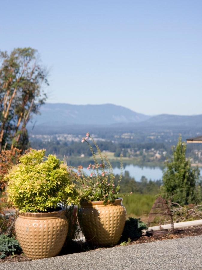 M&M'S Maple Bay Mountain Guesthouse - Licensed Duncan Exteriör bild