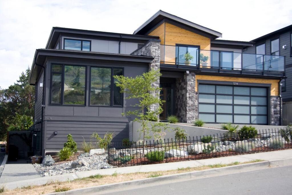 M&M'S Maple Bay Mountain Guesthouse - Licensed Duncan Exteriör bild