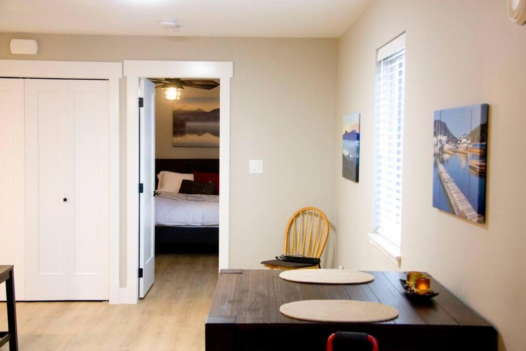 M&M'S Maple Bay Mountain Guesthouse - Licensed Duncan Exteriör bild