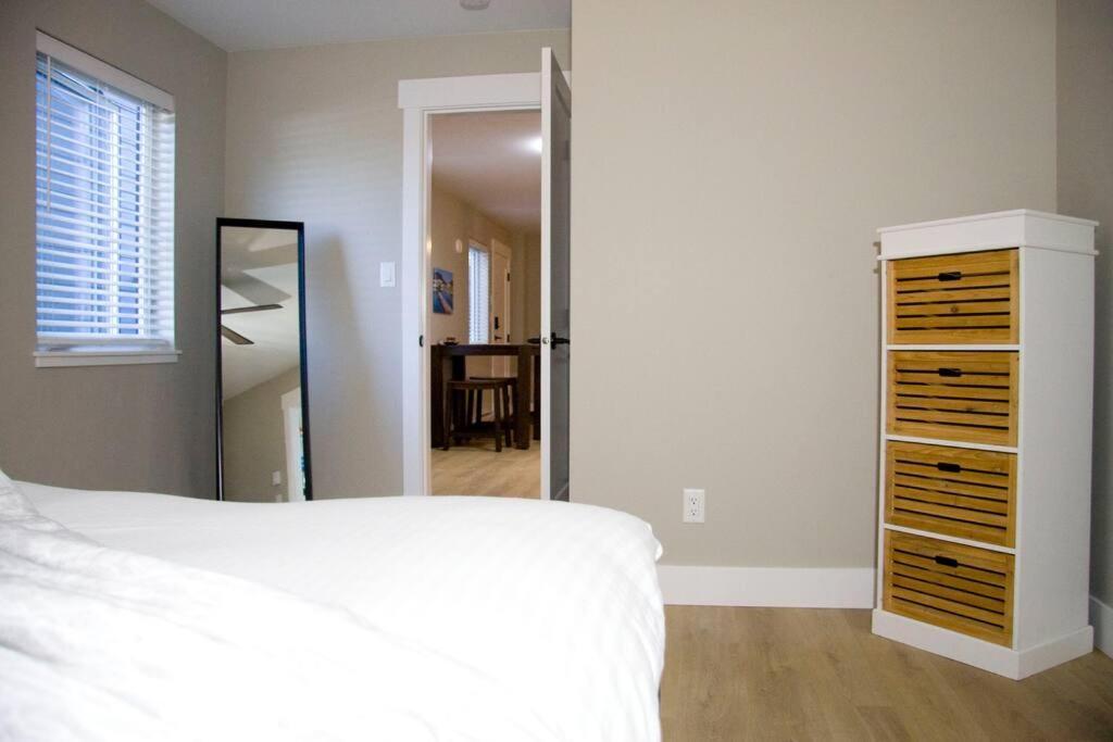 M&M'S Maple Bay Mountain Guesthouse - Licensed Duncan Exteriör bild