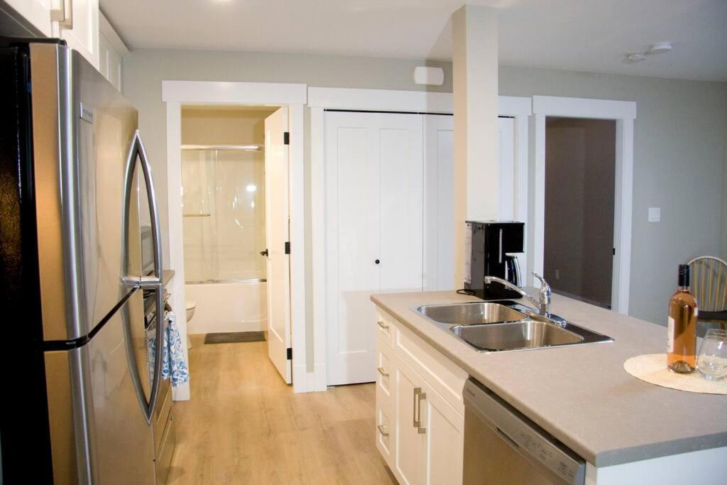 M&M'S Maple Bay Mountain Guesthouse - Licensed Duncan Exteriör bild