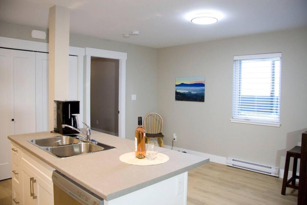 M&M'S Maple Bay Mountain Guesthouse - Licensed Duncan Exteriör bild