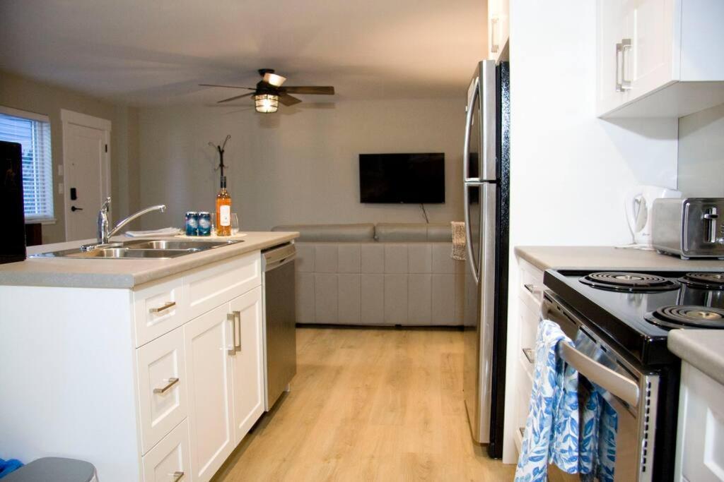 M&M'S Maple Bay Mountain Guesthouse - Licensed Duncan Exteriör bild